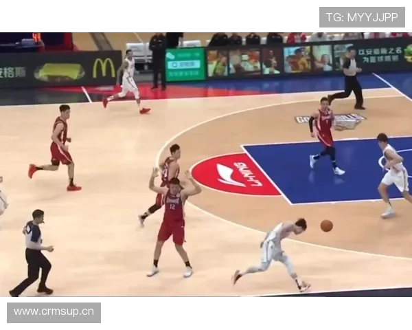 官员罚离场背后：足球比赛中裁判权利和规则边界解析