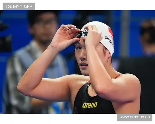 叶诗文家的冰箱里塞满了蛋白粉，连饮料都是按秒掐着喝的