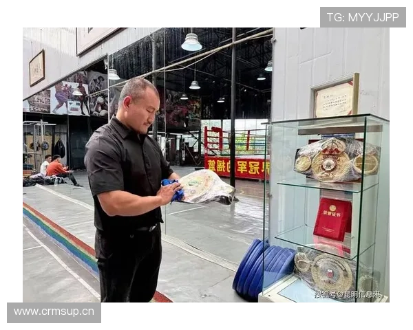 徐灿训练完直接去菜市场砍价，这反差谁懂