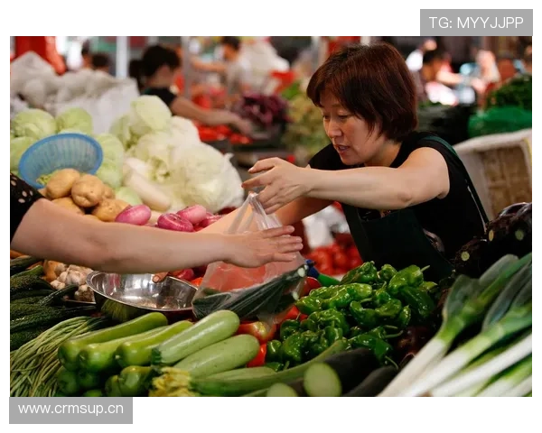 易建联拎着贵到让人怀疑人生的名牌袋子去菜市场，排队的大妈集体懵了