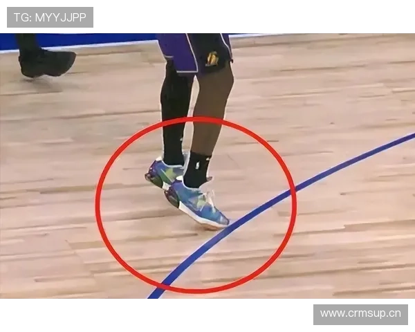 NBA场地的边线规则：球员踩线即违例的判定与注意事项